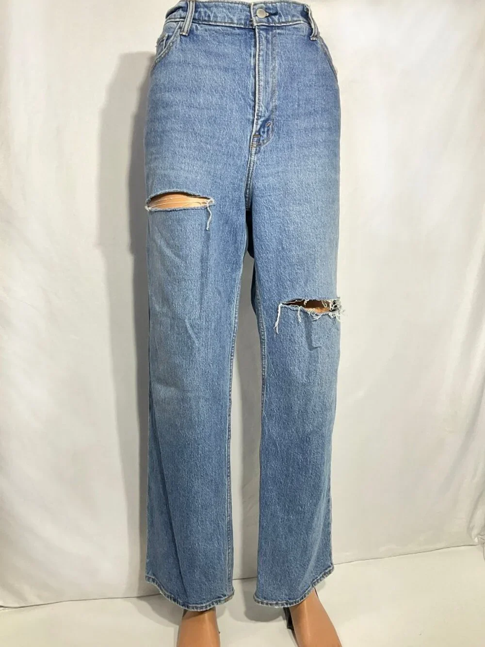 Abercrombie & Fitch 33/16 Ankle Straight Ultra High Rise Distressed Jeans Womens